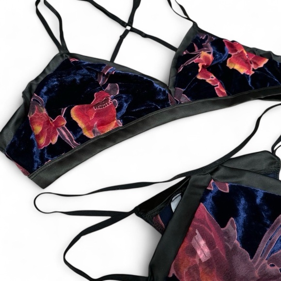 Navy Blue Floral Crushed Velvet Lingerie Set - Picture 6 of 10